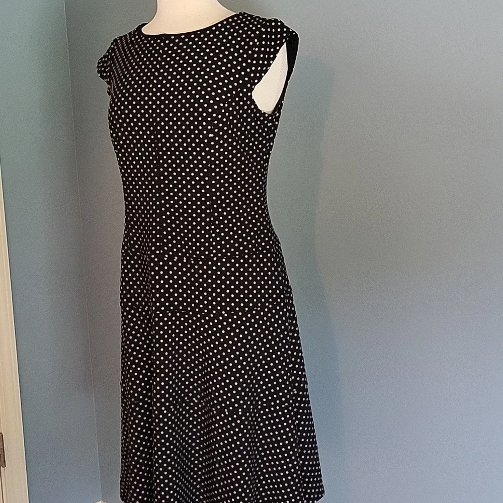 Dress - Picture 4 of 5